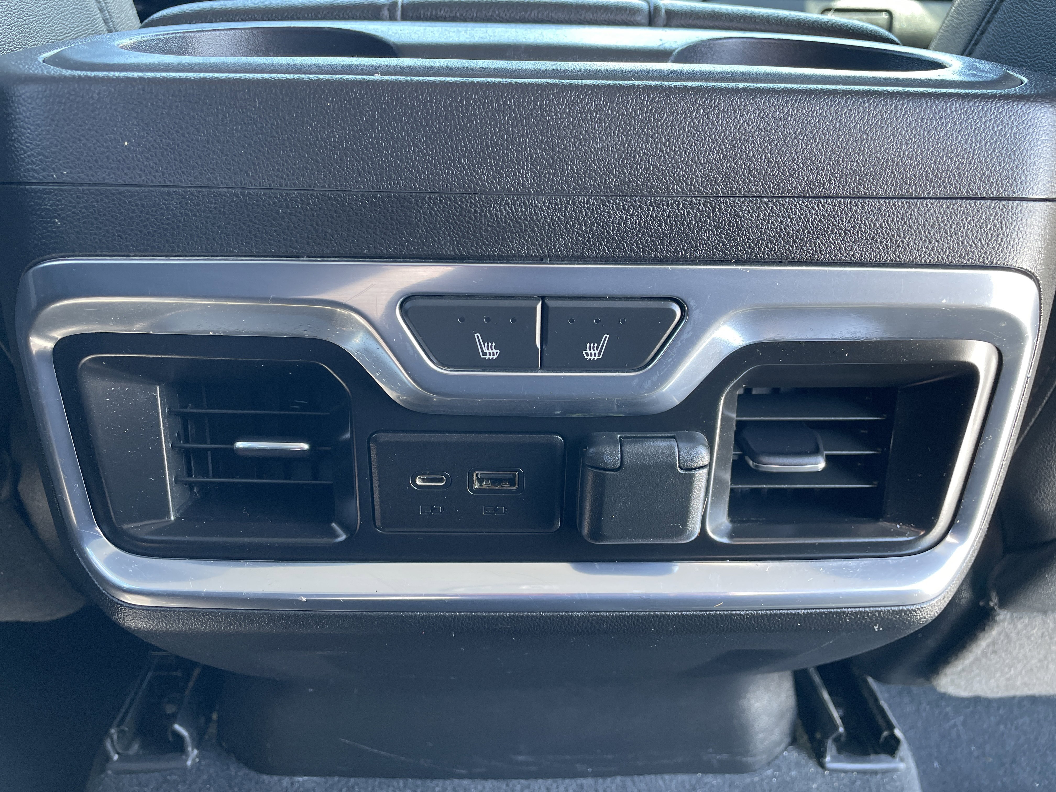 Used 2021 Chevrolet Silverado 3500 LTZ w/ LTZ Premium Package image 19