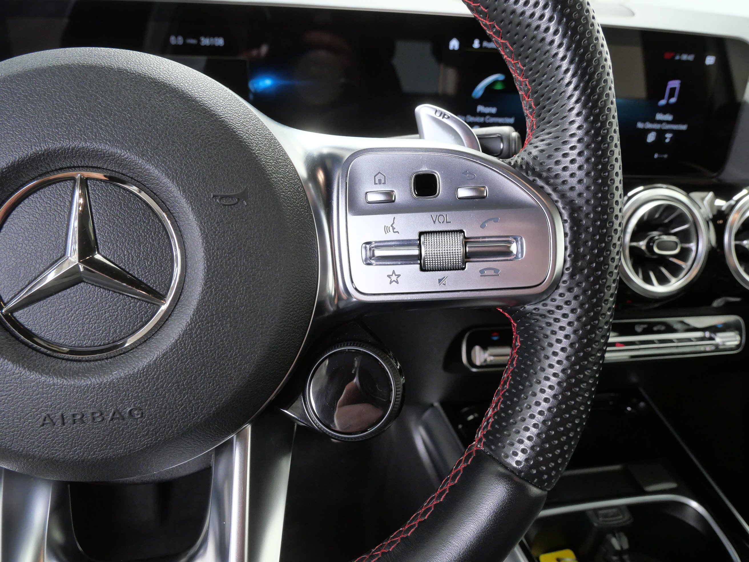 Certified 2023 Mercedes-Benz GLA 35 AMG 4MATIC image 19