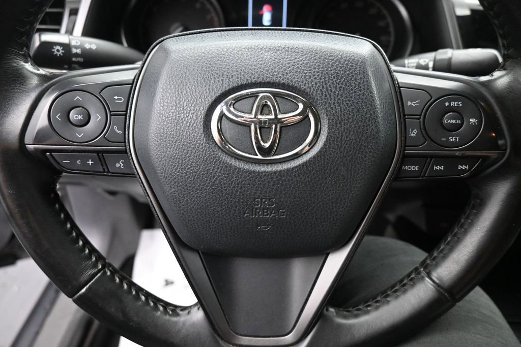 Used 2022 Toyota Camry SE FWD image 16