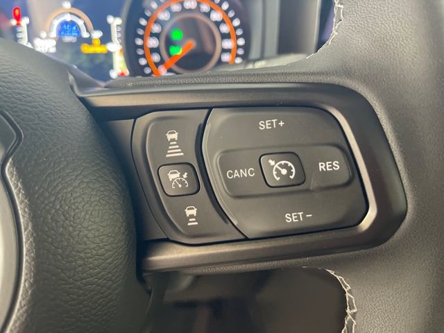Used 2025 Jeep Gladiator Rubicon AWD/4WD image 9