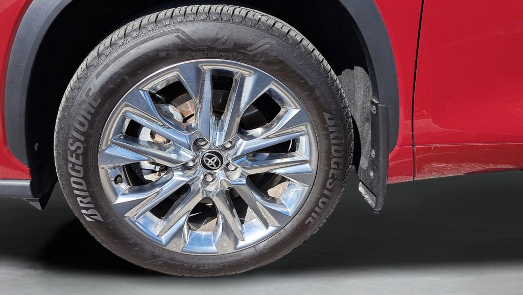 Used 2025 Toyota Highlander Limited image 3