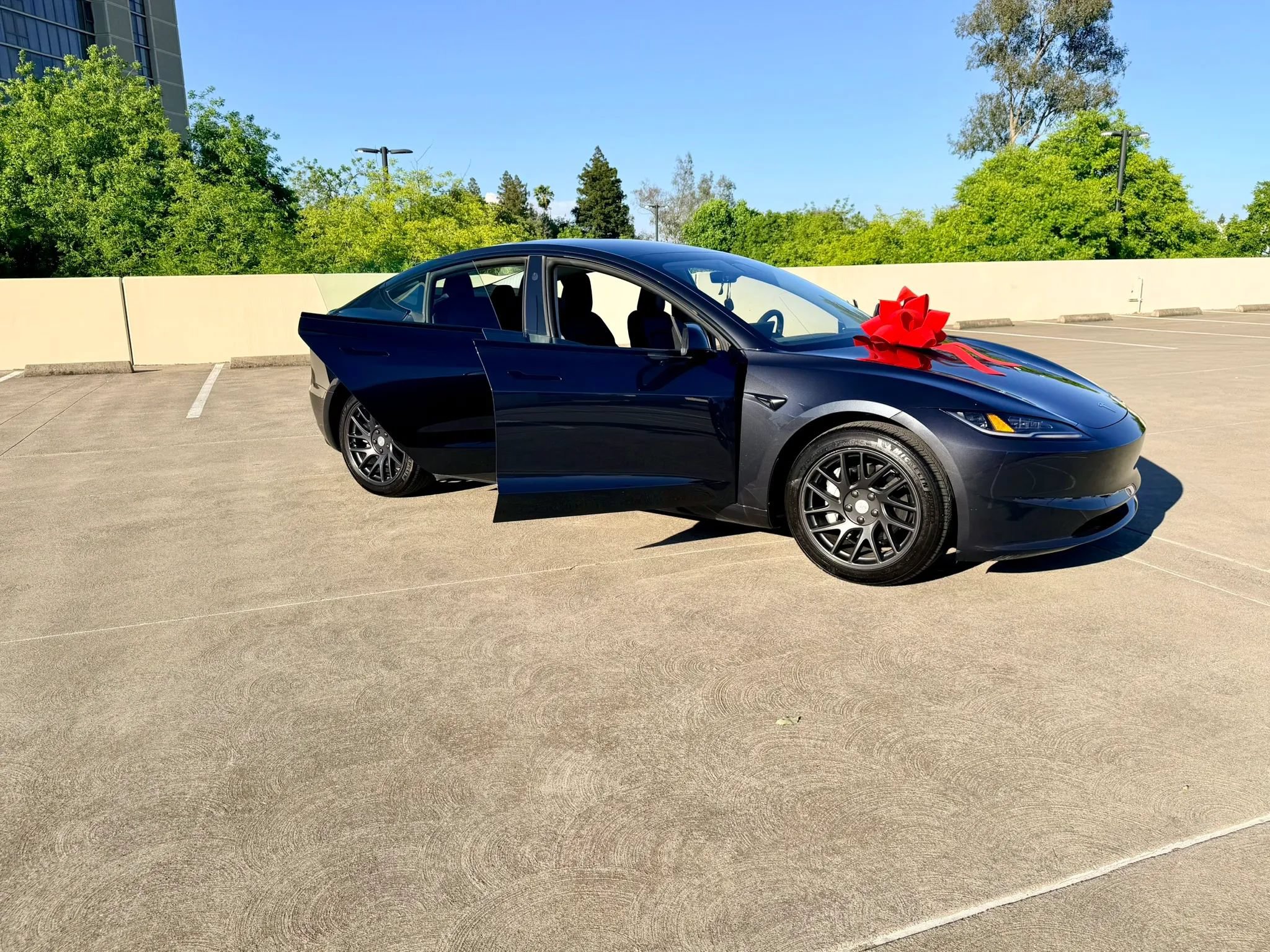 Used 2025 Tesla Model 3 Long Range RWD image 39