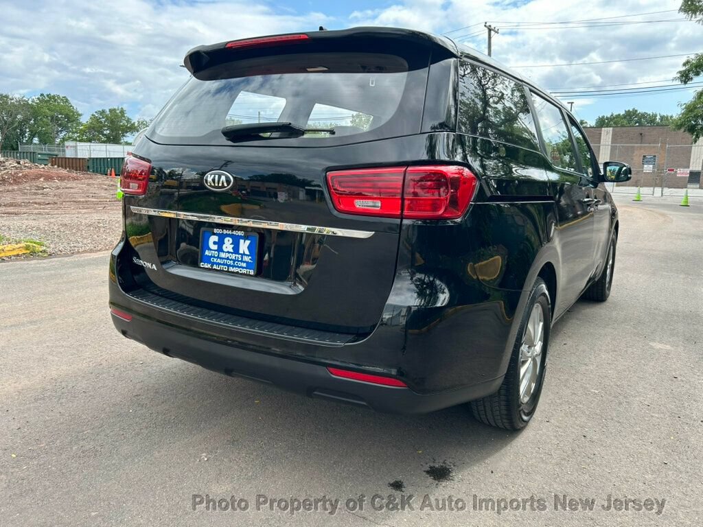 Used 2019 Kia Sedona L FWD image 10