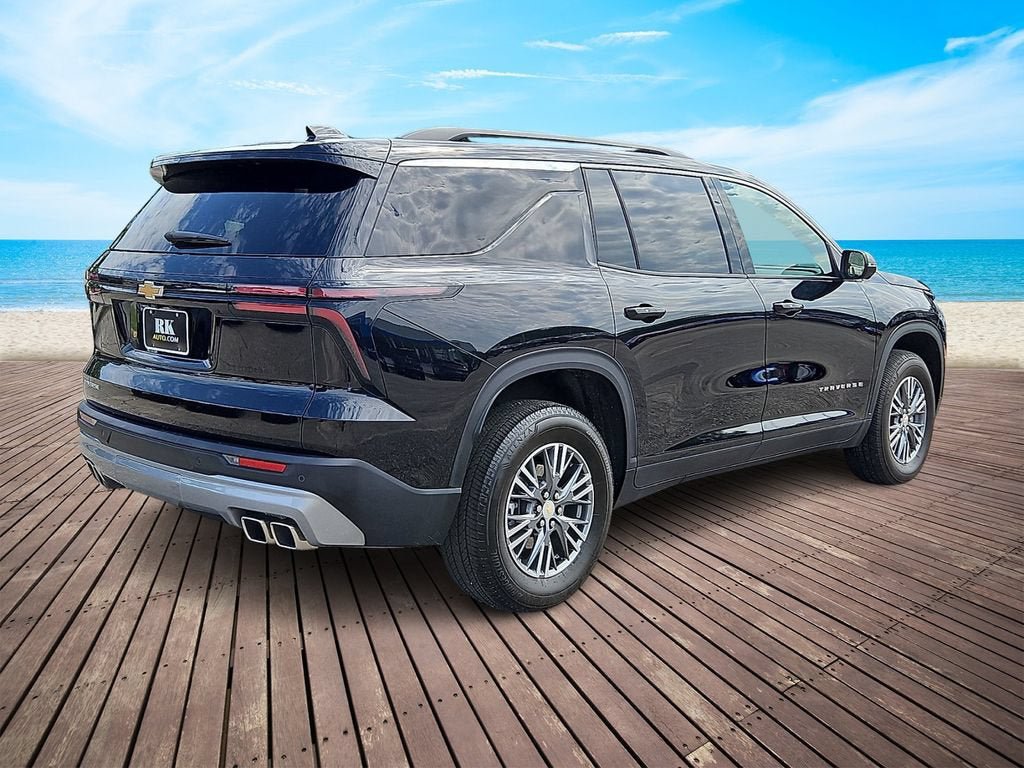 Certified 2025 Chevrolet Traverse LT w/ Driver Confidence Package FWD image 6