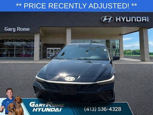 Certified 2025 Hyundai Elantra SEL FWD image 3