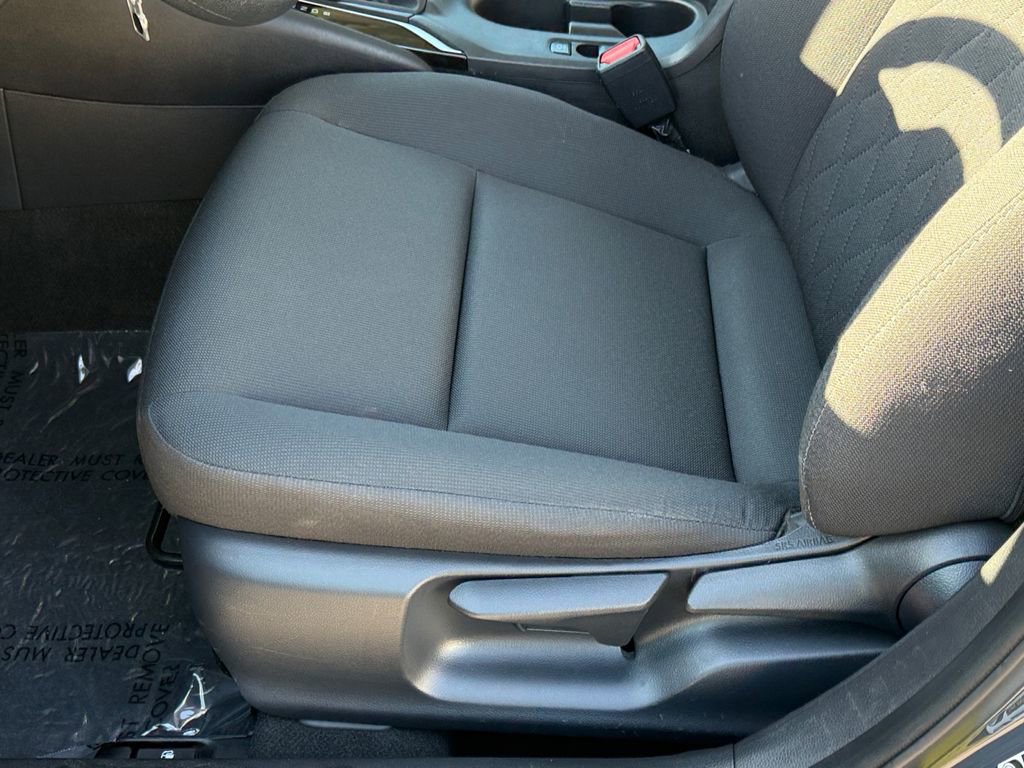 Used 2025 Toyota Corolla LE image 23