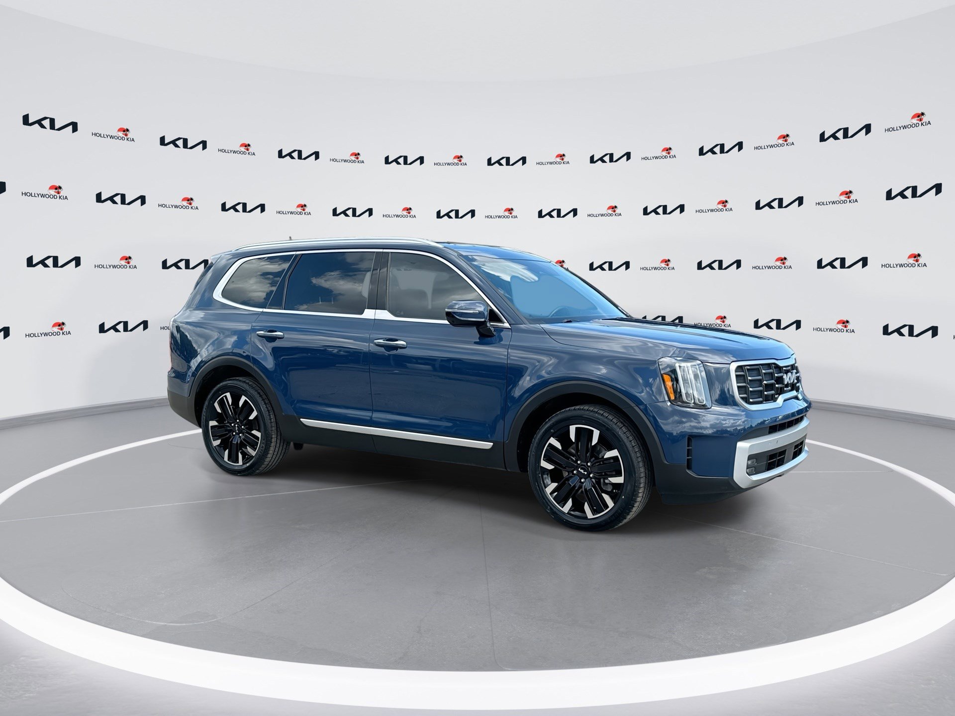 Used 2024 Kia Telluride SX image 2