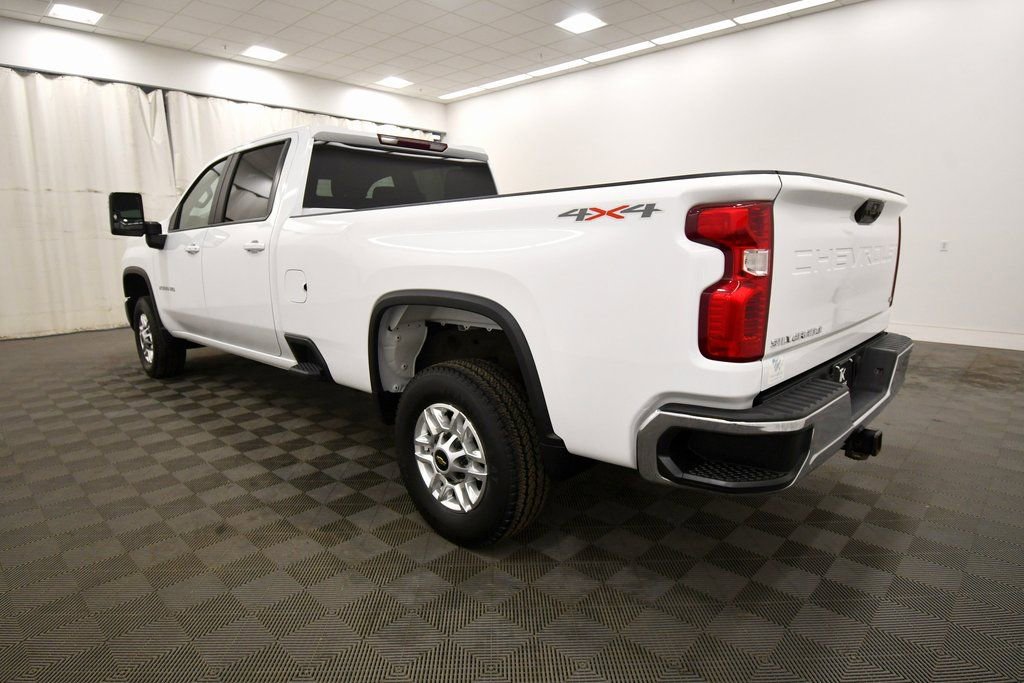 Used 2024 Chevrolet Silverado 2500 LT w/ Convenience Package AWD/4WD image 5