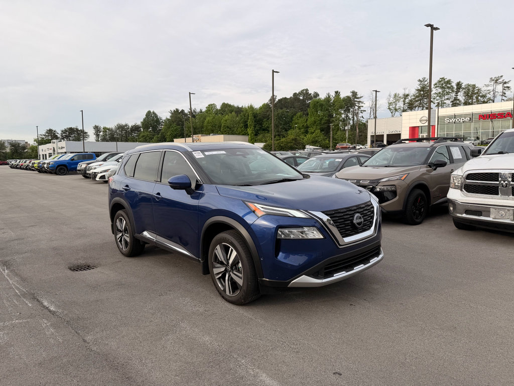 Used 2023 Nissan Rogue Platinum FWD image 3