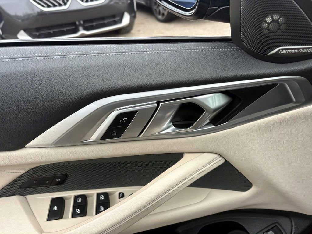 Used 2024 BMW 440i xDrive Convertible w/ Premium Package image 12