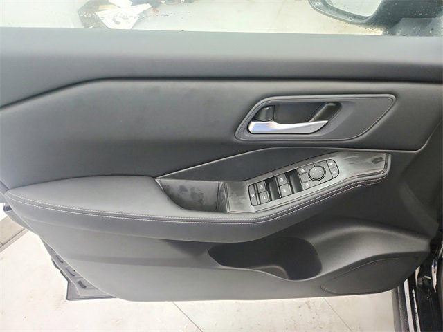 New 2025 Nissan Rogue SV image 28