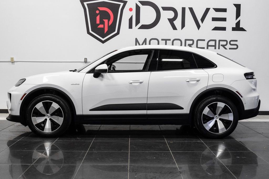 Used 2024 Porsche Macan 4 Electric AWD/4WD image 15