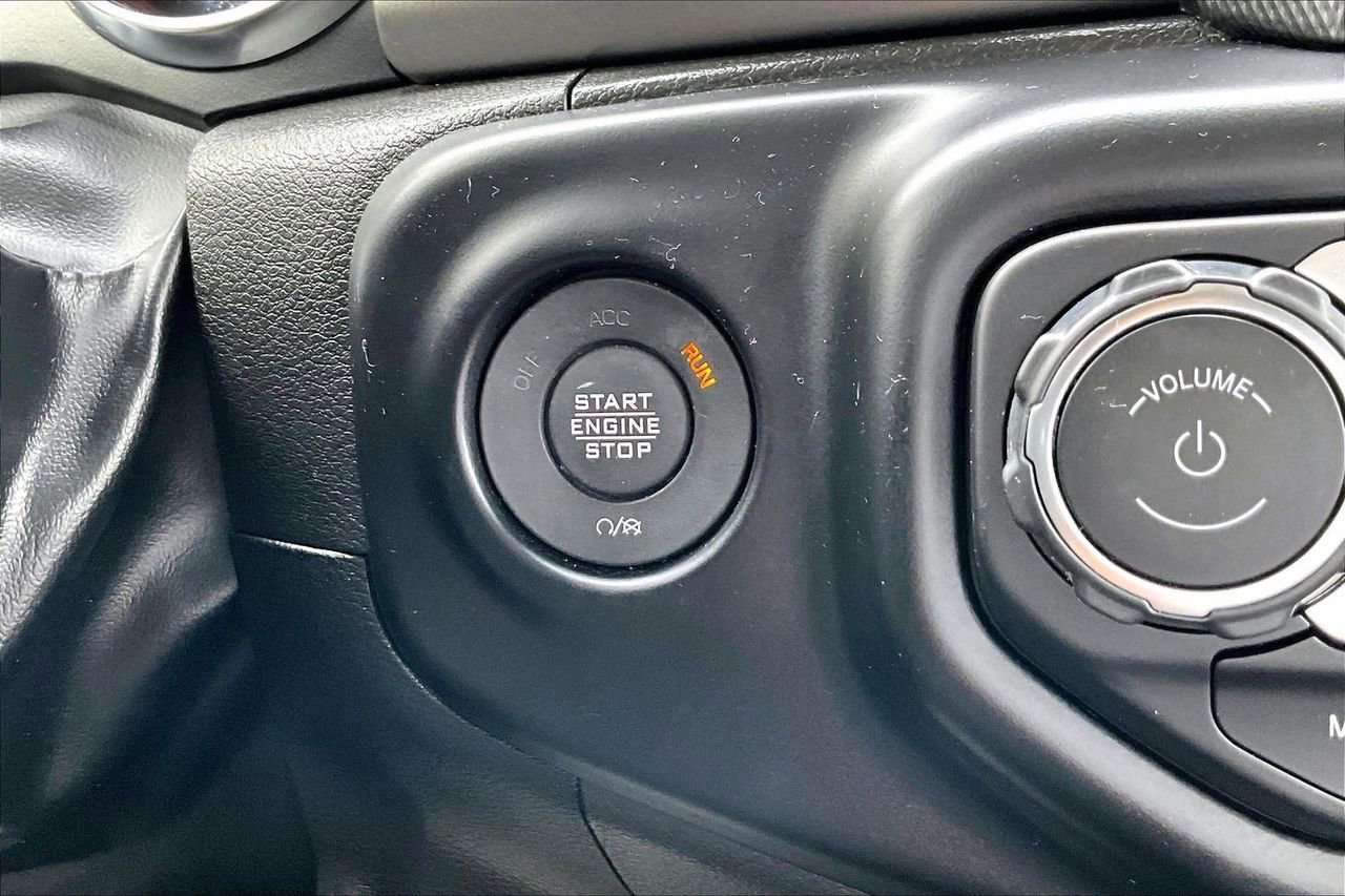 Certified 2022 Jeep Gladiator Sport AWD/4WD image 27