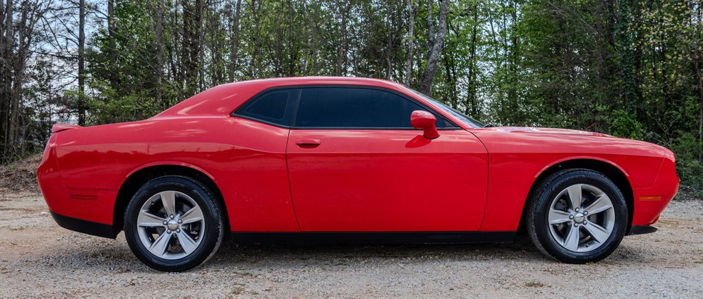 Used 2021 Dodge Challenger SXT image 6