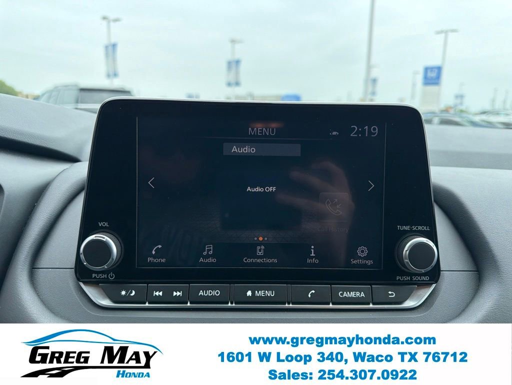 Used 2025 Nissan Rogue SV FWD image 16