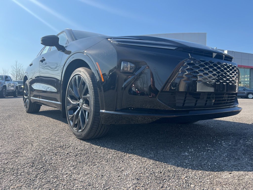 New 2025 Toyota Crown Signia image 3