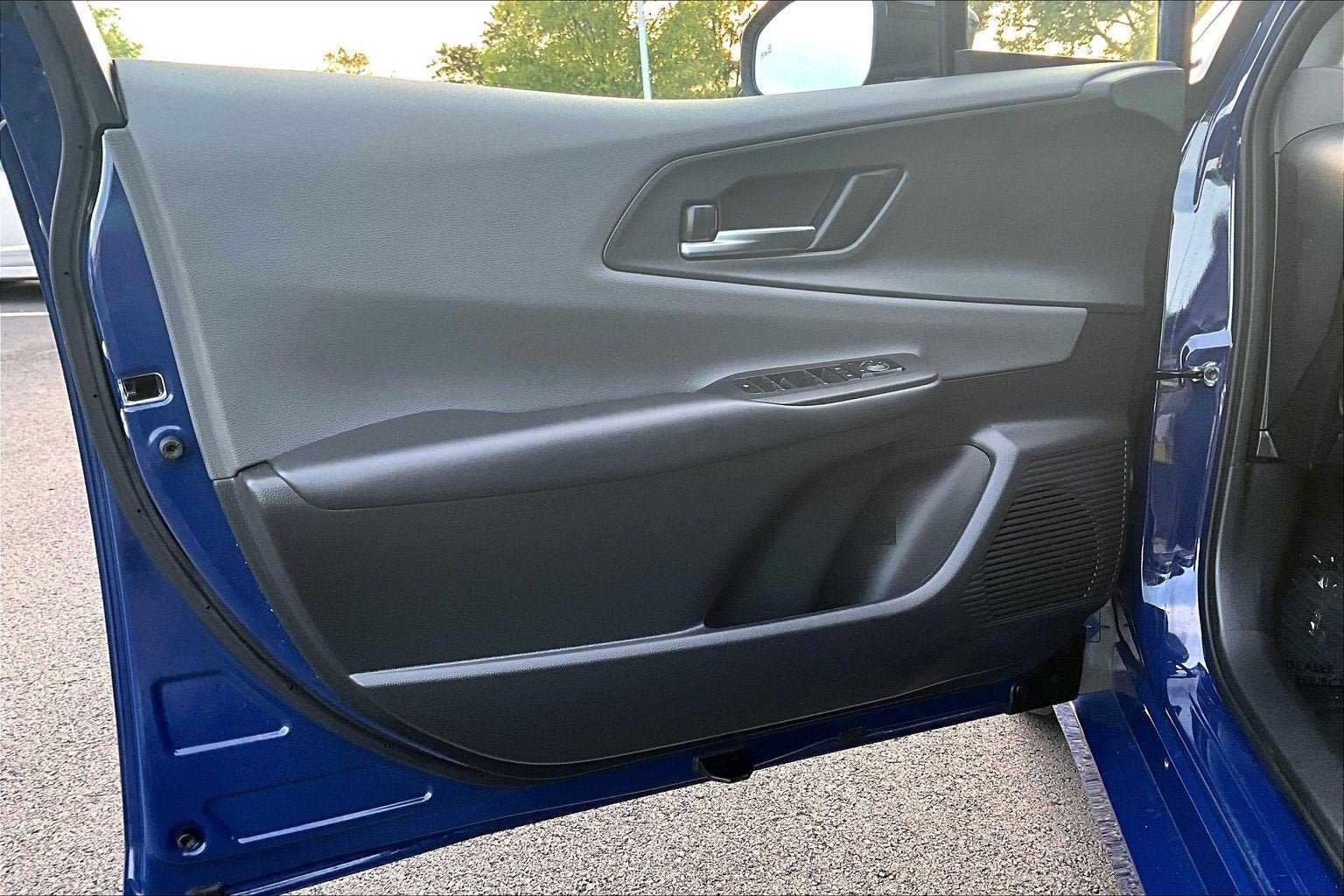 Used 2025 Toyota Prius XLE FWD image 21