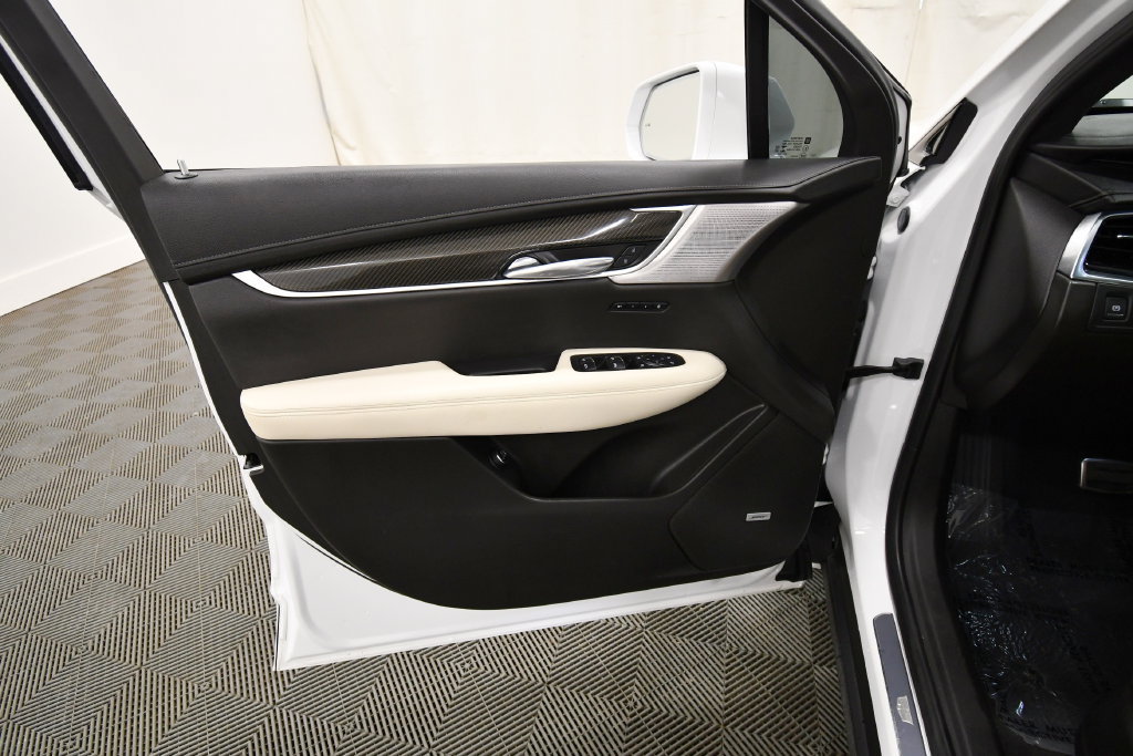 Used 2023 Cadillac XT6 Sport AWD/4WD image 13