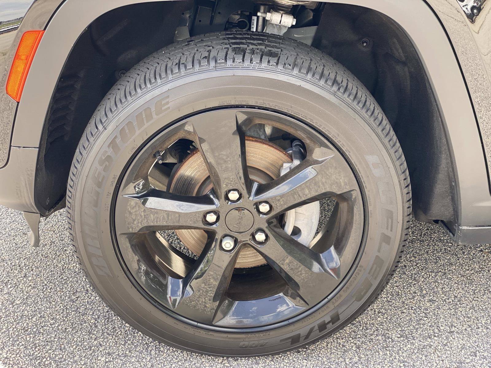 Used 2024 Jeep Grand Cherokee Altitude AWD/4WD image 10