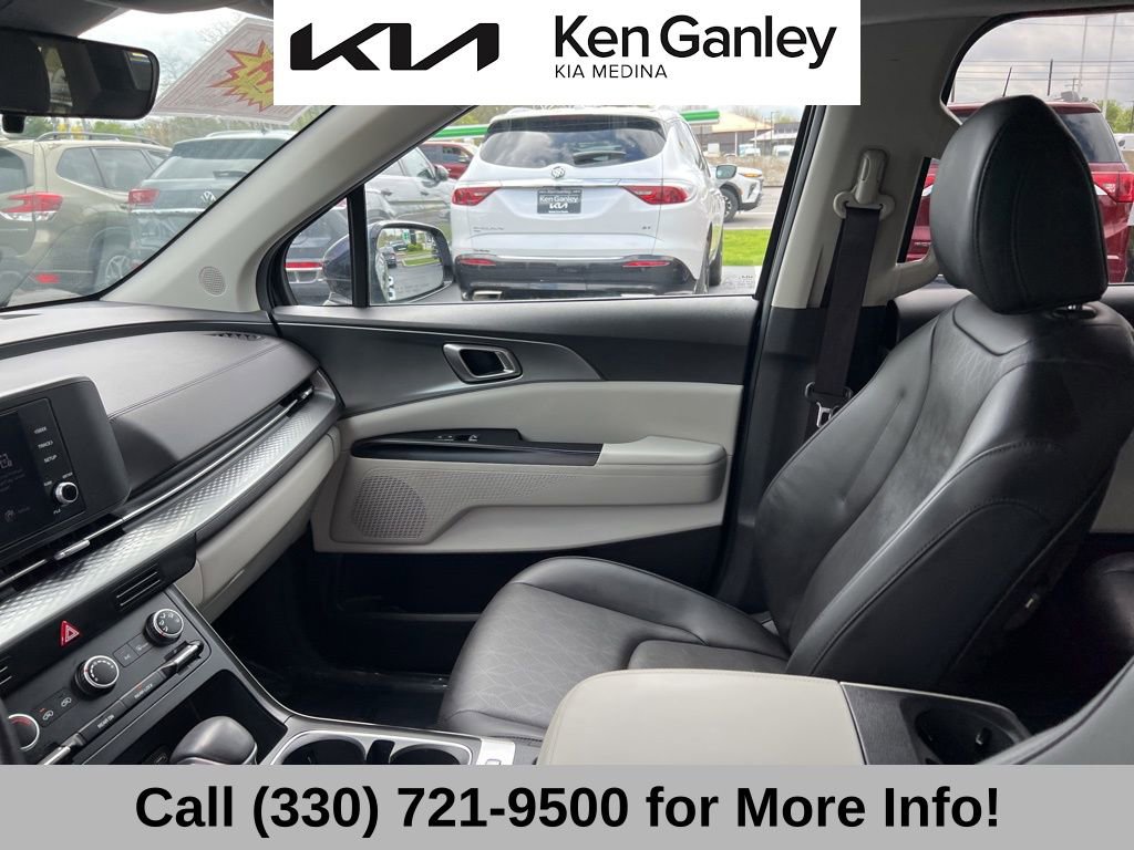 Used 2024 Kia Carnival LX FWD image 41