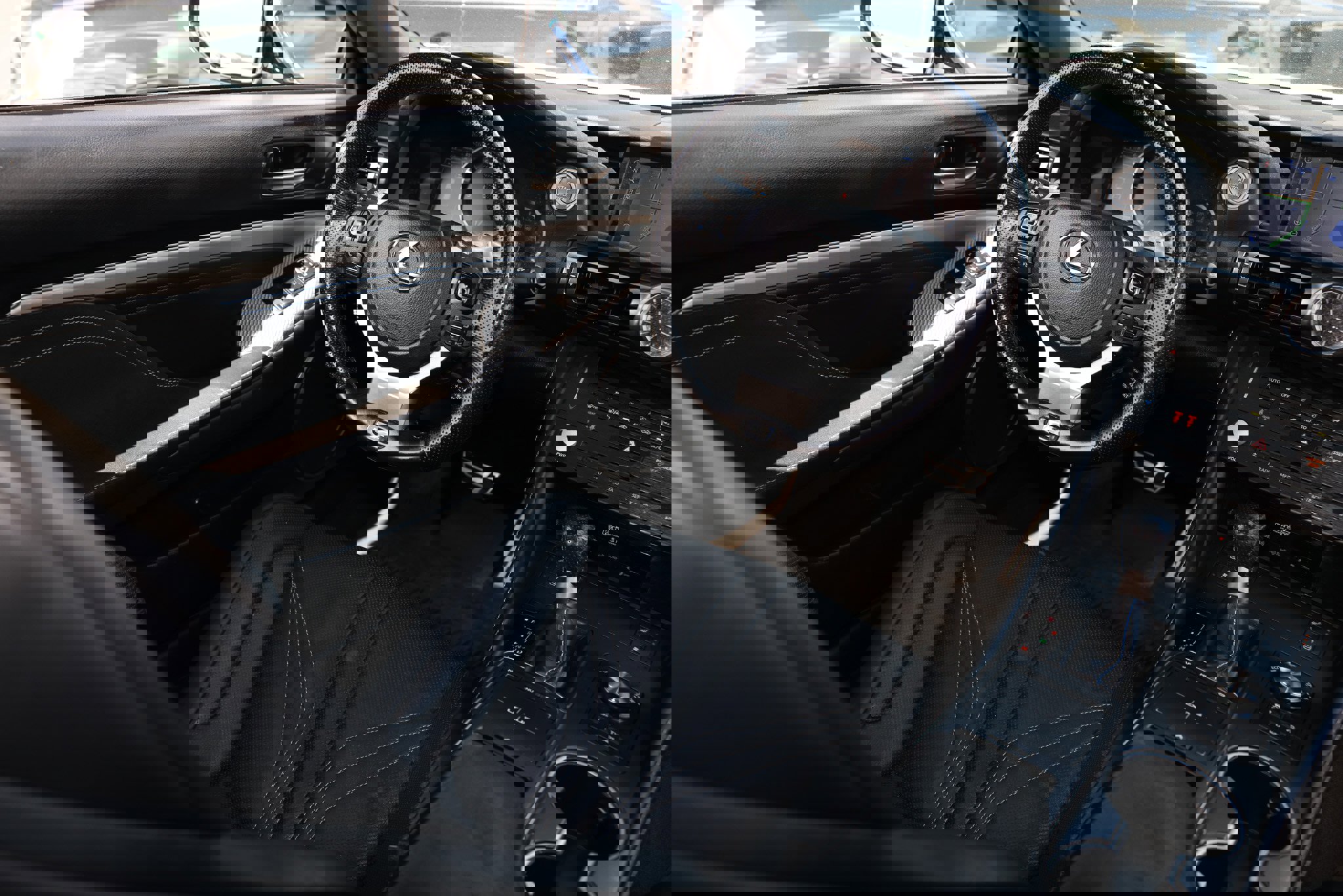 Used 2022 Lexus RC F w/ Premium Package image 25