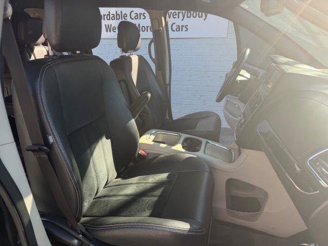 Used 2018 Dodge Grand Caravan SXT FWD image 11