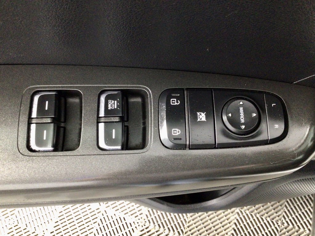 Used 2017 Kia Sportage LX w/ LX Popular Package image 15