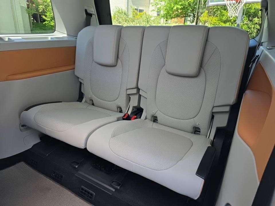 Used 2025 Volkswagen ID. Buzz 1st Edition RWD image 7
