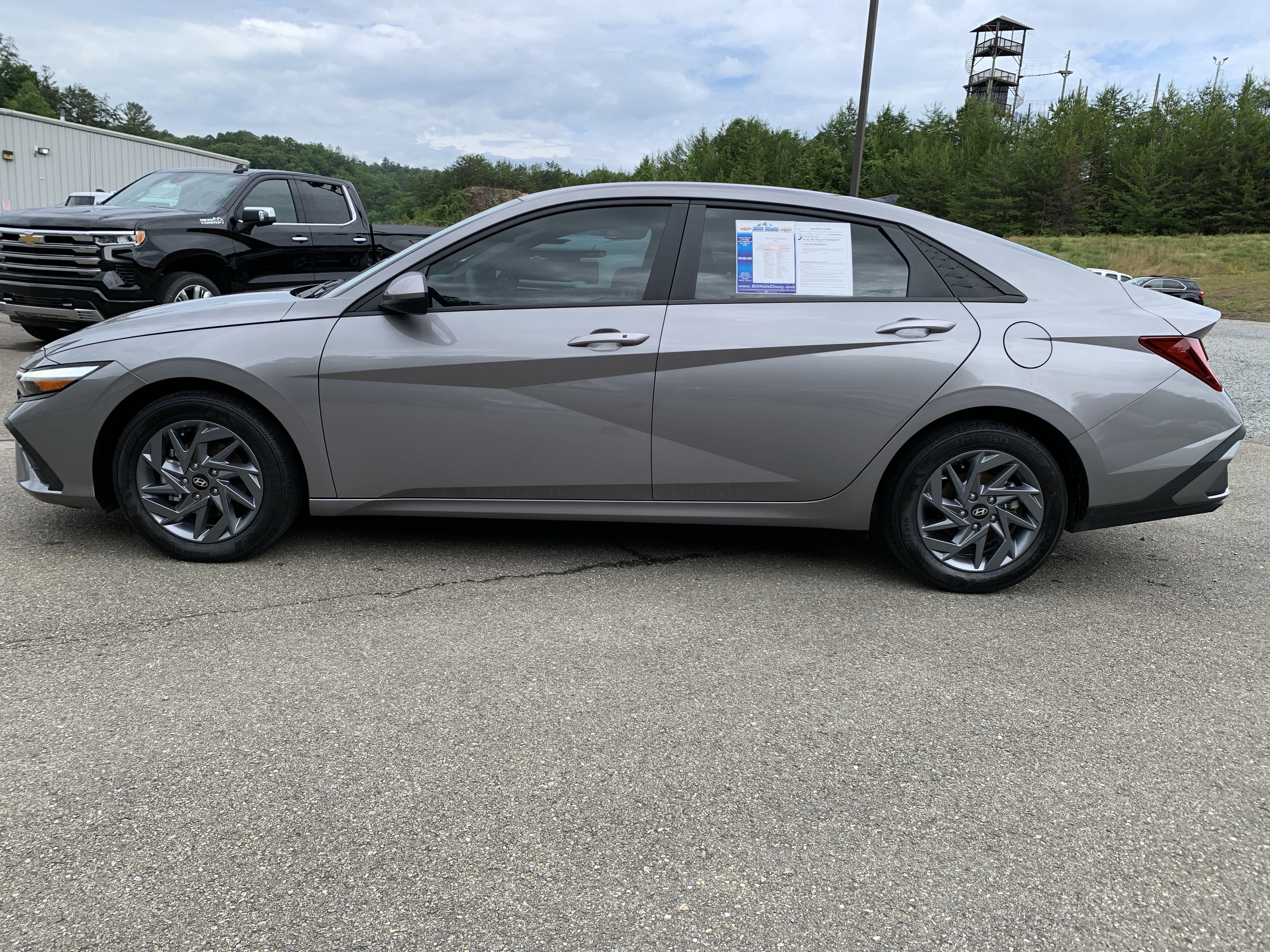Used 2024 Hyundai Elantra SEL FWD image 4