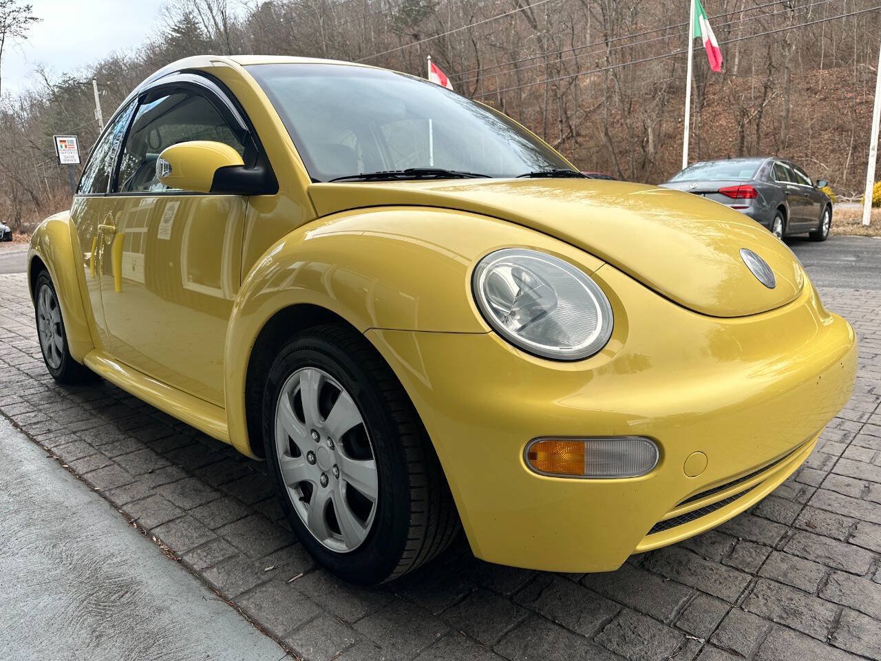 Used 2005 Volkswagen Beetle GL FWD image 5