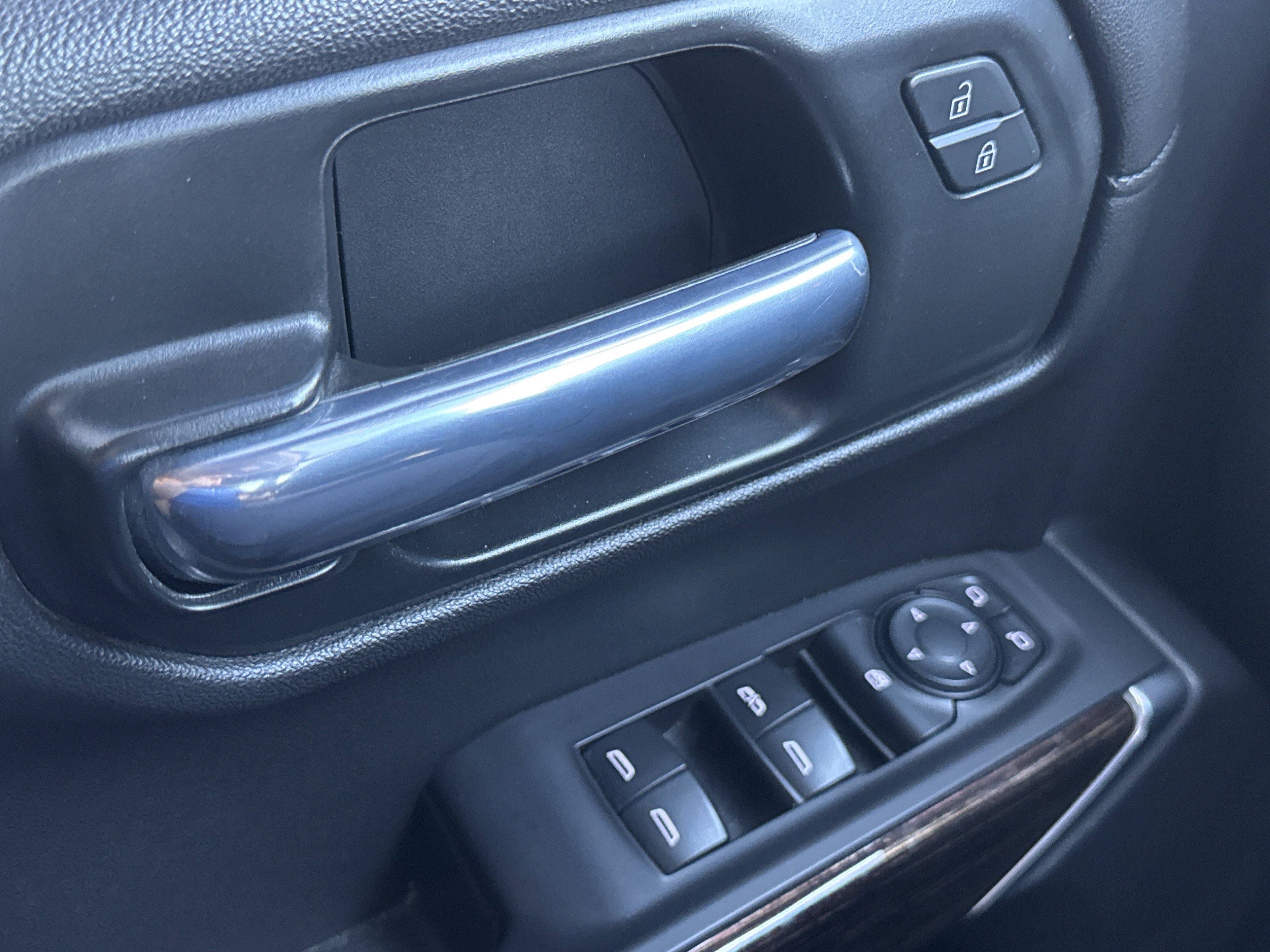 Used 2021 GMC Sierra 1500 Elevation image 23