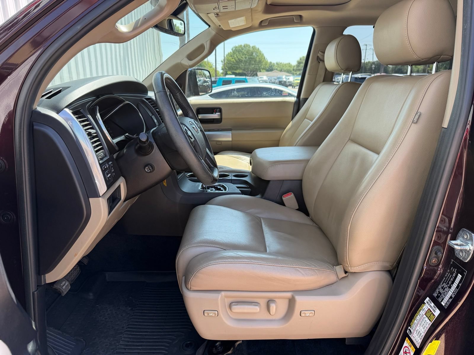Used 2018 Toyota Sequoia Limited w/ Safety & Convenience Package RWD image 17