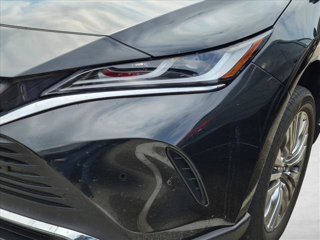 Used 2023 Toyota Venza XLE AWD/4WD image 11