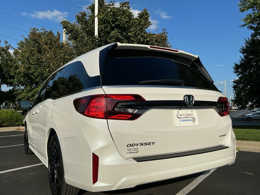 Used 2025 Honda Odyssey Sport-L image 10