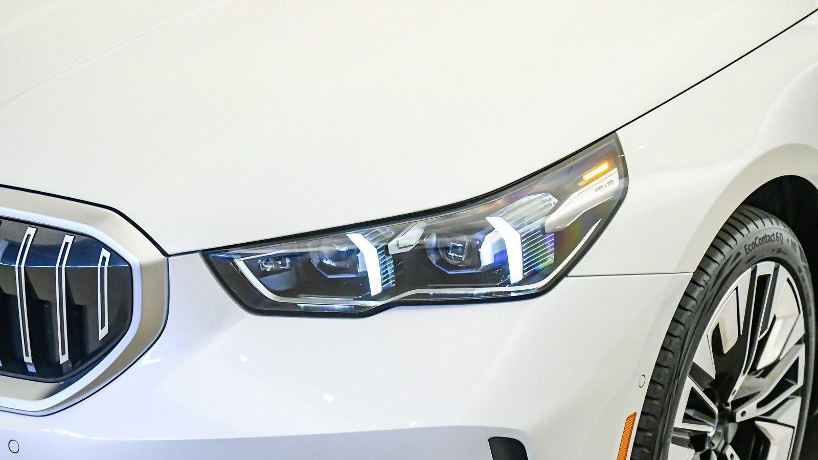 Used 2026 BMW 530i RWD image 9