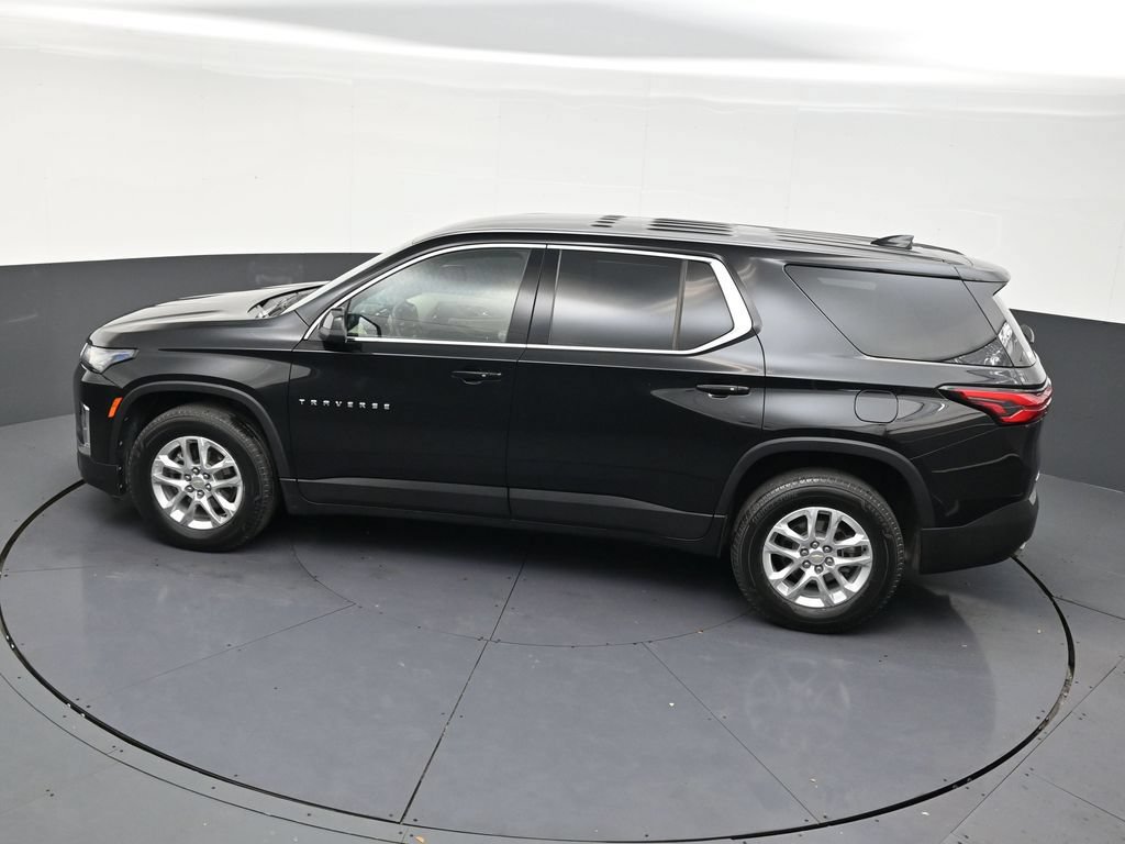 Used 2022 Chevrolet Traverse LS FWD image 12
