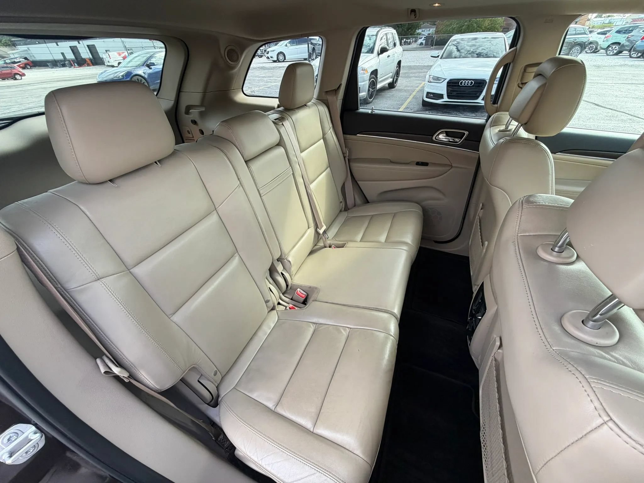 Used 2017 Jeep Grand Cherokee Limited RWD image 32
