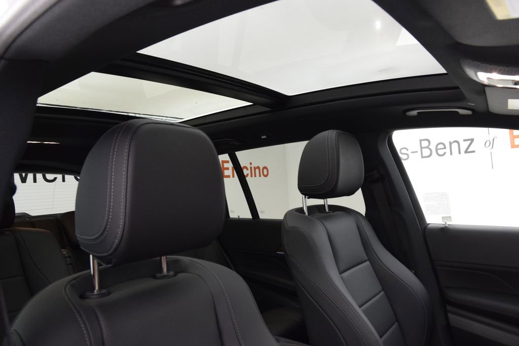 Used 2025 Mercedes-Benz GLS 450 4MATIC image 17