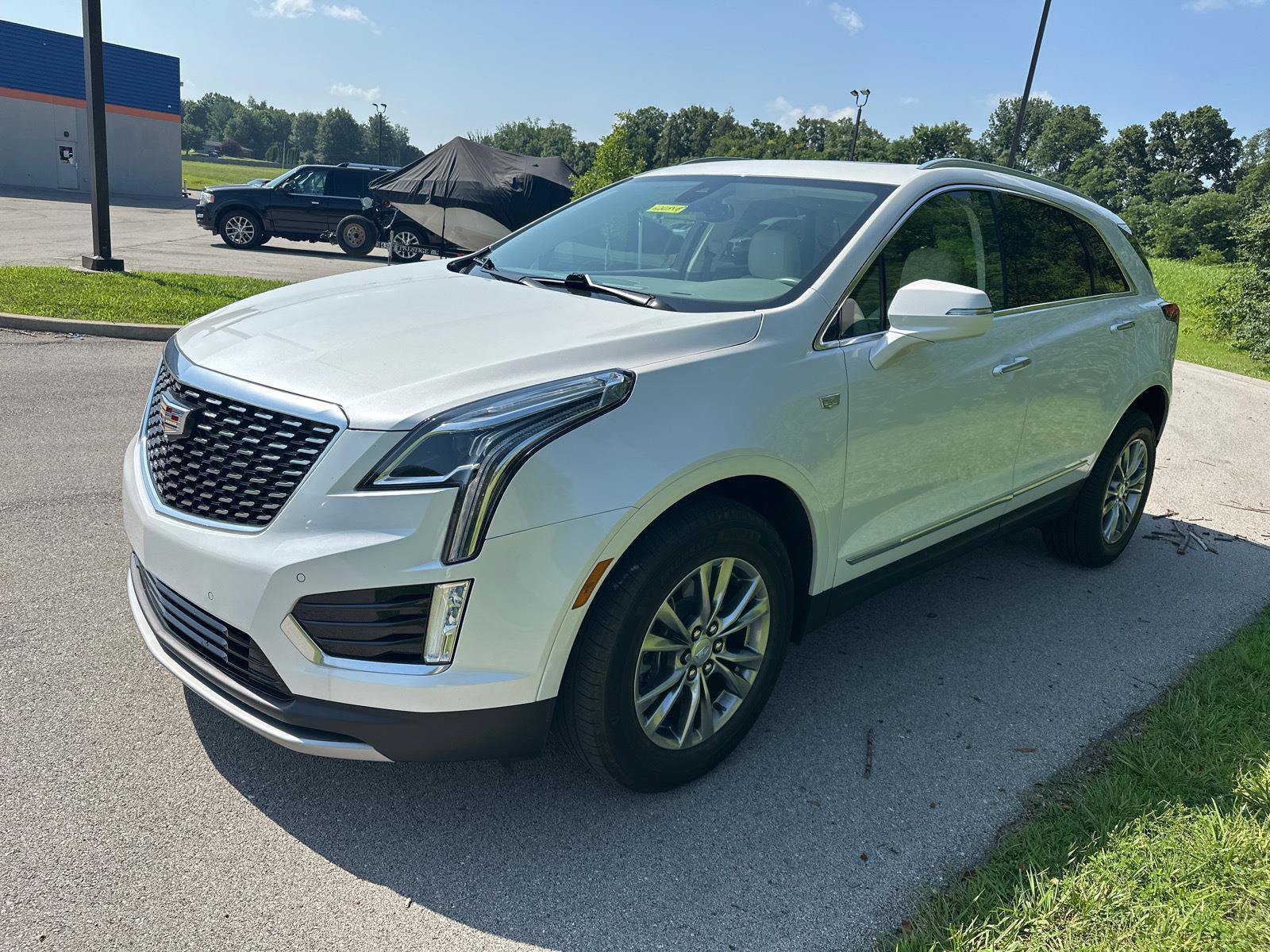 Used 2022 Cadillac XT5 Premium Luxury FWD image 3