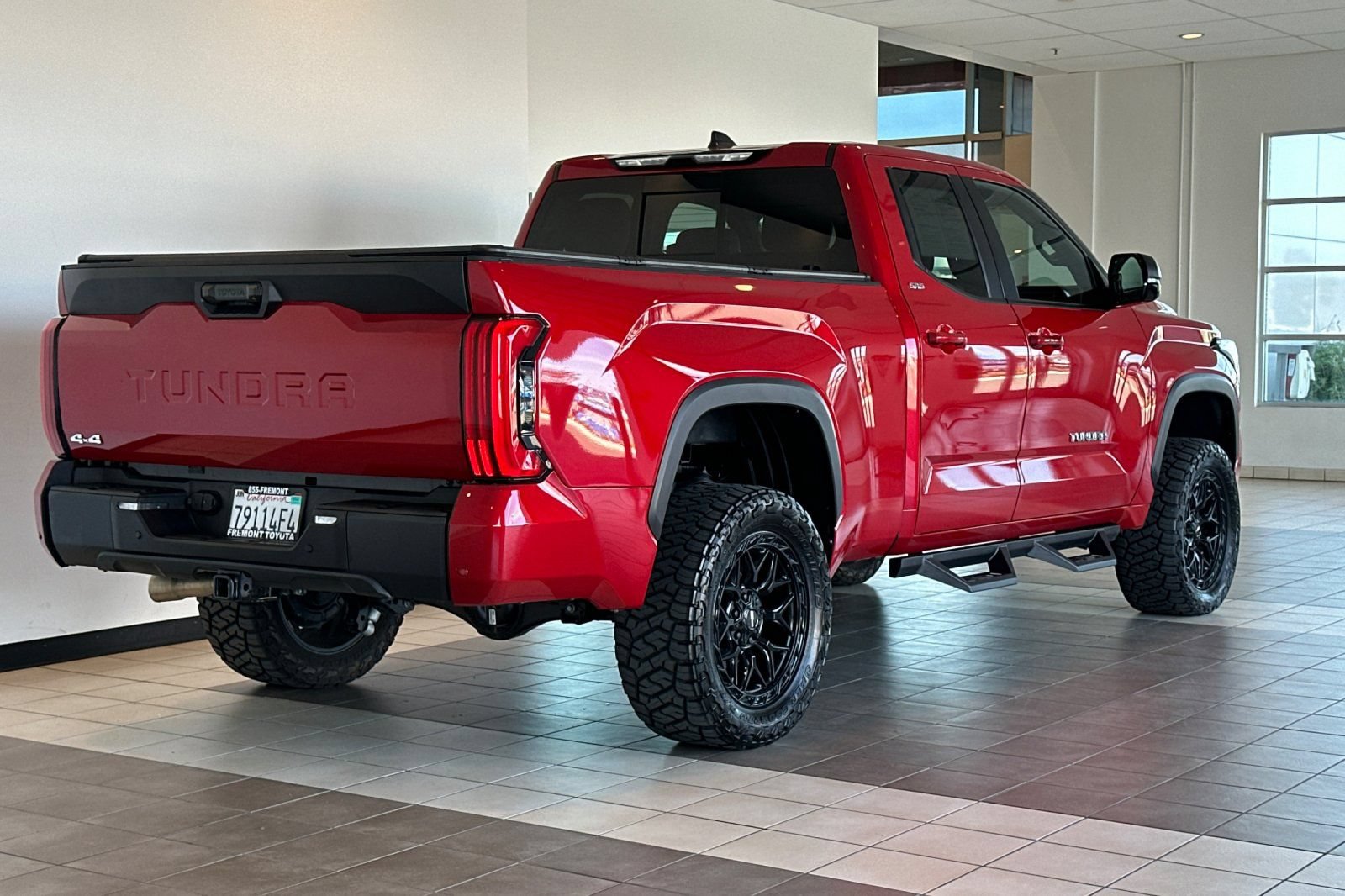 Used 2025 Toyota Tundra SR5 w/ SR5 Premium Package AWD/4WD image 4