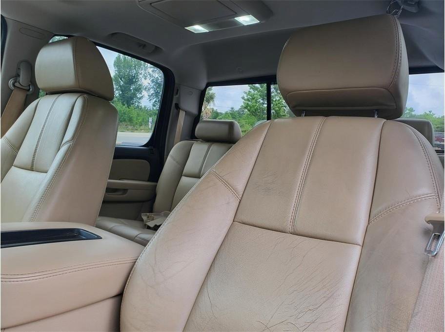 Used 2007 Chevrolet Silverado 2500 LTZ w/ Safety Package AWD/4WD image 48
