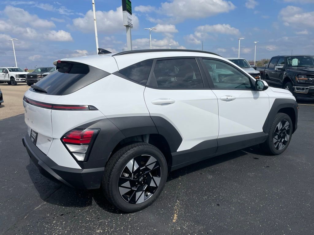 Used 2025 Hyundai Kona SEL image 4