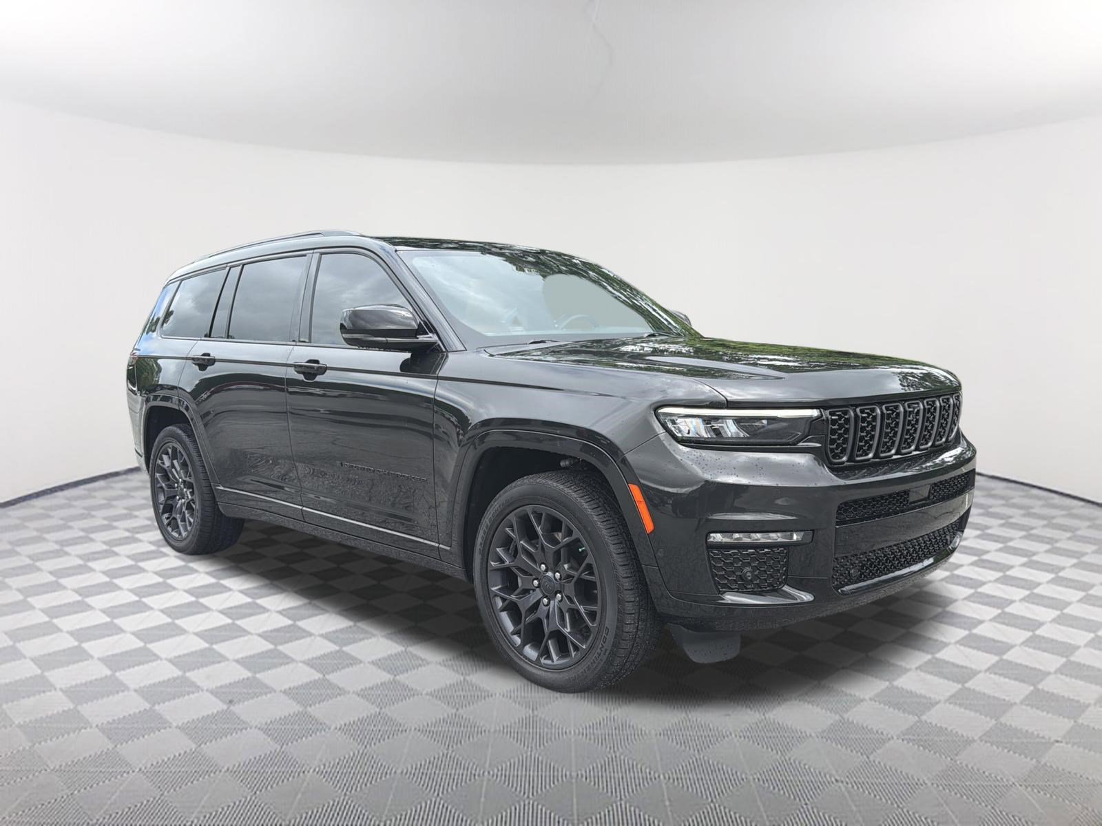 Used 2024 Jeep Grand Cherokee L Summit AWD/4WD image 8