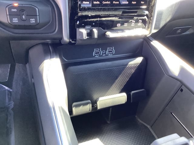 New 2026 RAM 2500 Big Horn AWD/4WD image 19
