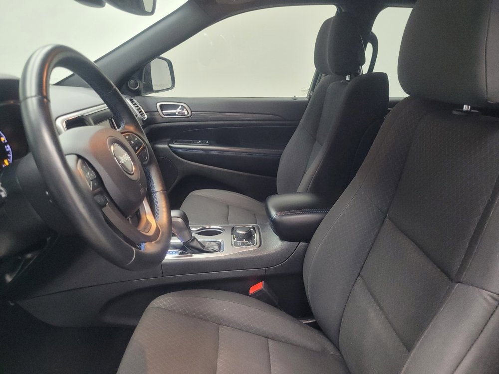 Used 2019 Jeep Grand Cherokee Laredo image 17