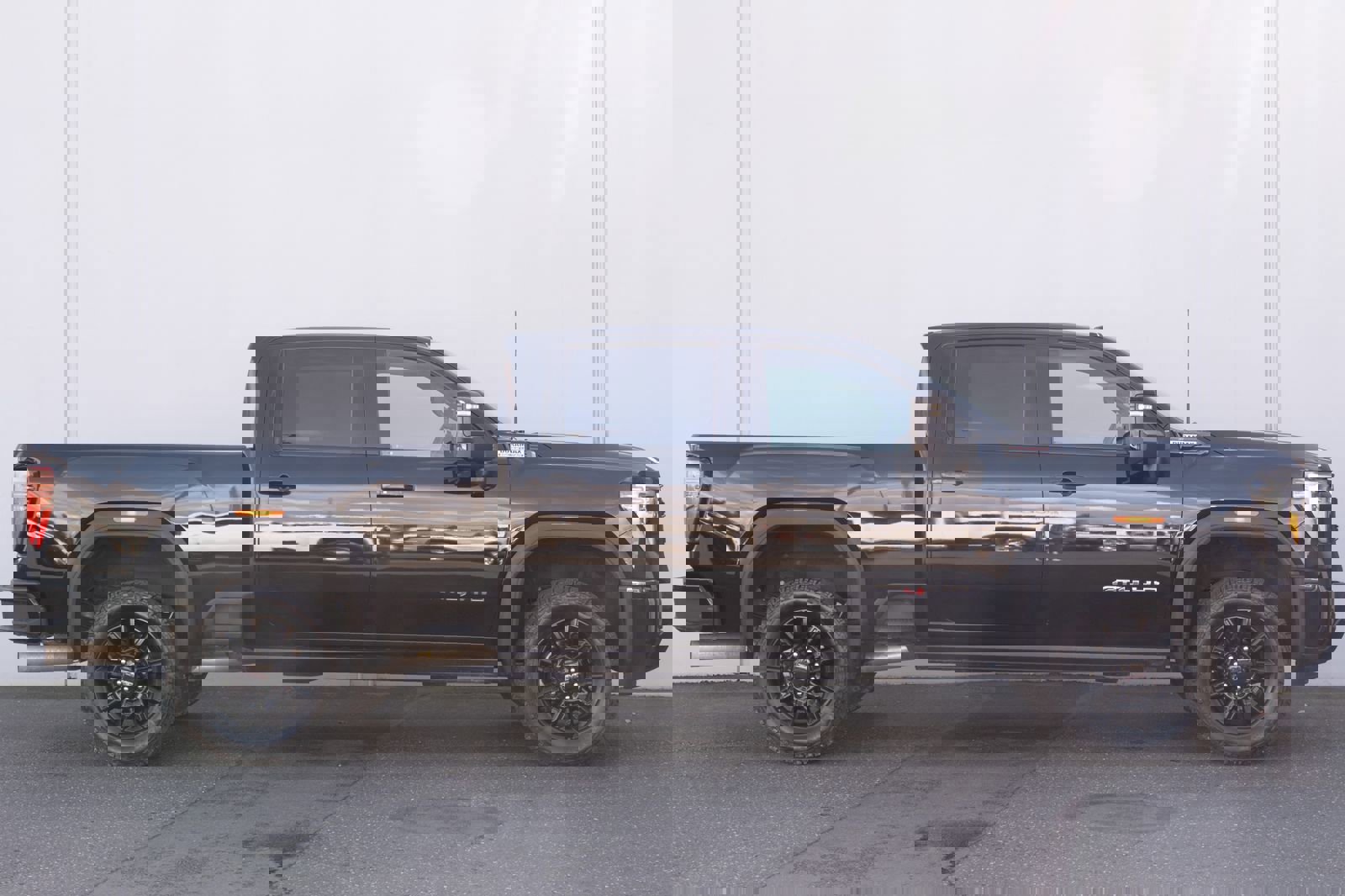 Used 2024 GMC Sierra 3500 AT4 w/ AT4 Premium Plus Package image 34