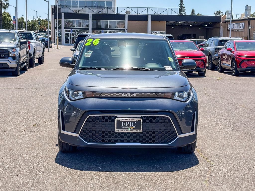 Used 2024 Kia Soul LX w/ Option Group 015 FWD image 6