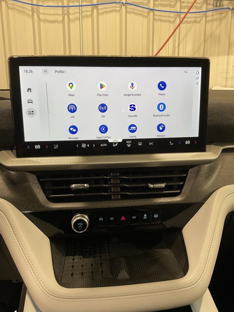 Used 2025 Ford Explorer Platinum w/ Ultimate Package image 19