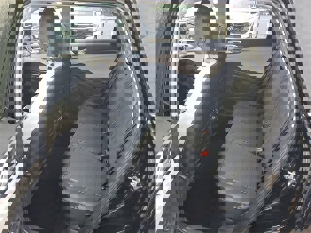 Certified 2025 Volkswagen Taos SE image 11