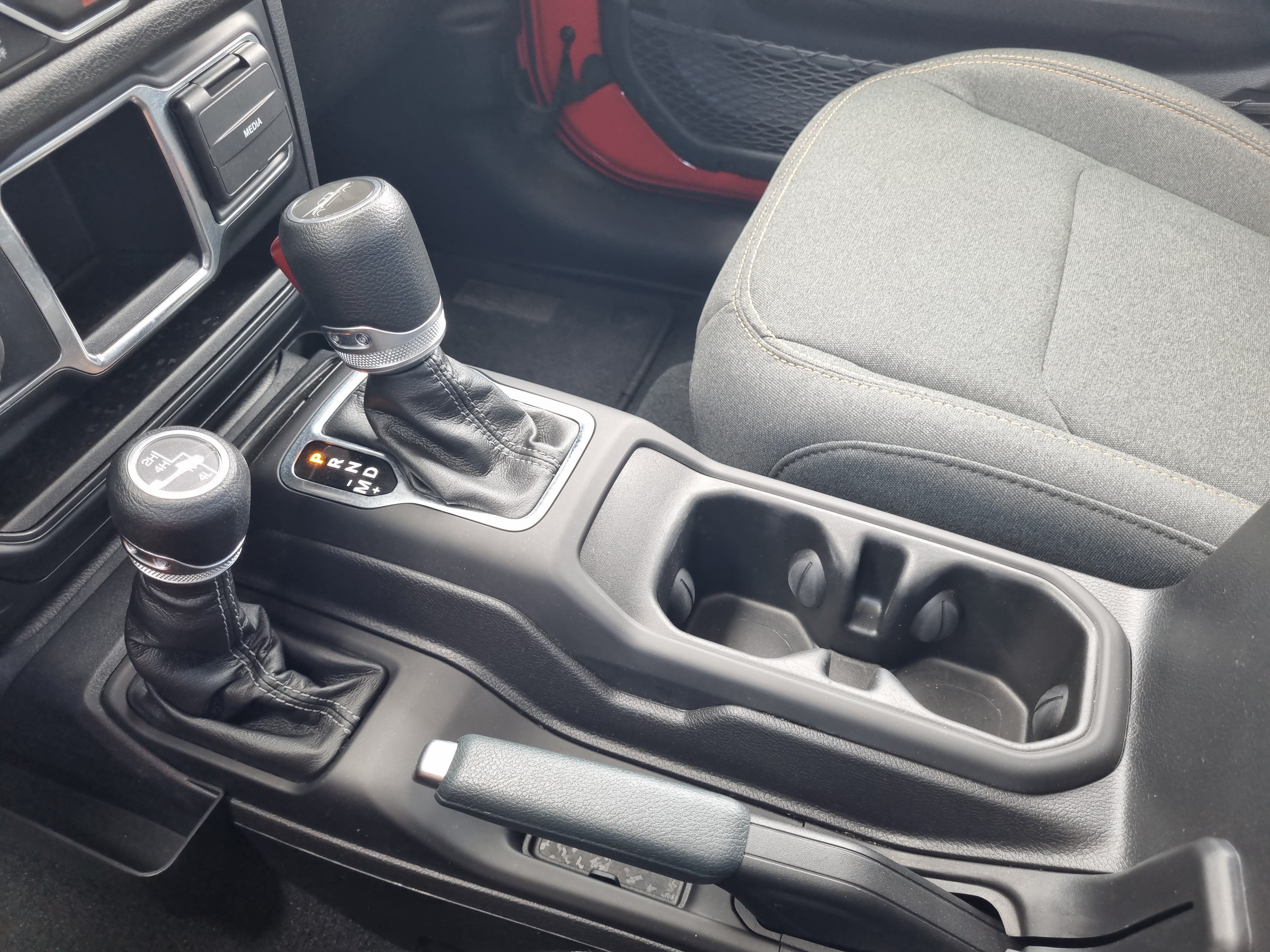 Used 2024 Jeep Gladiator Sport AWD/4WD image 30